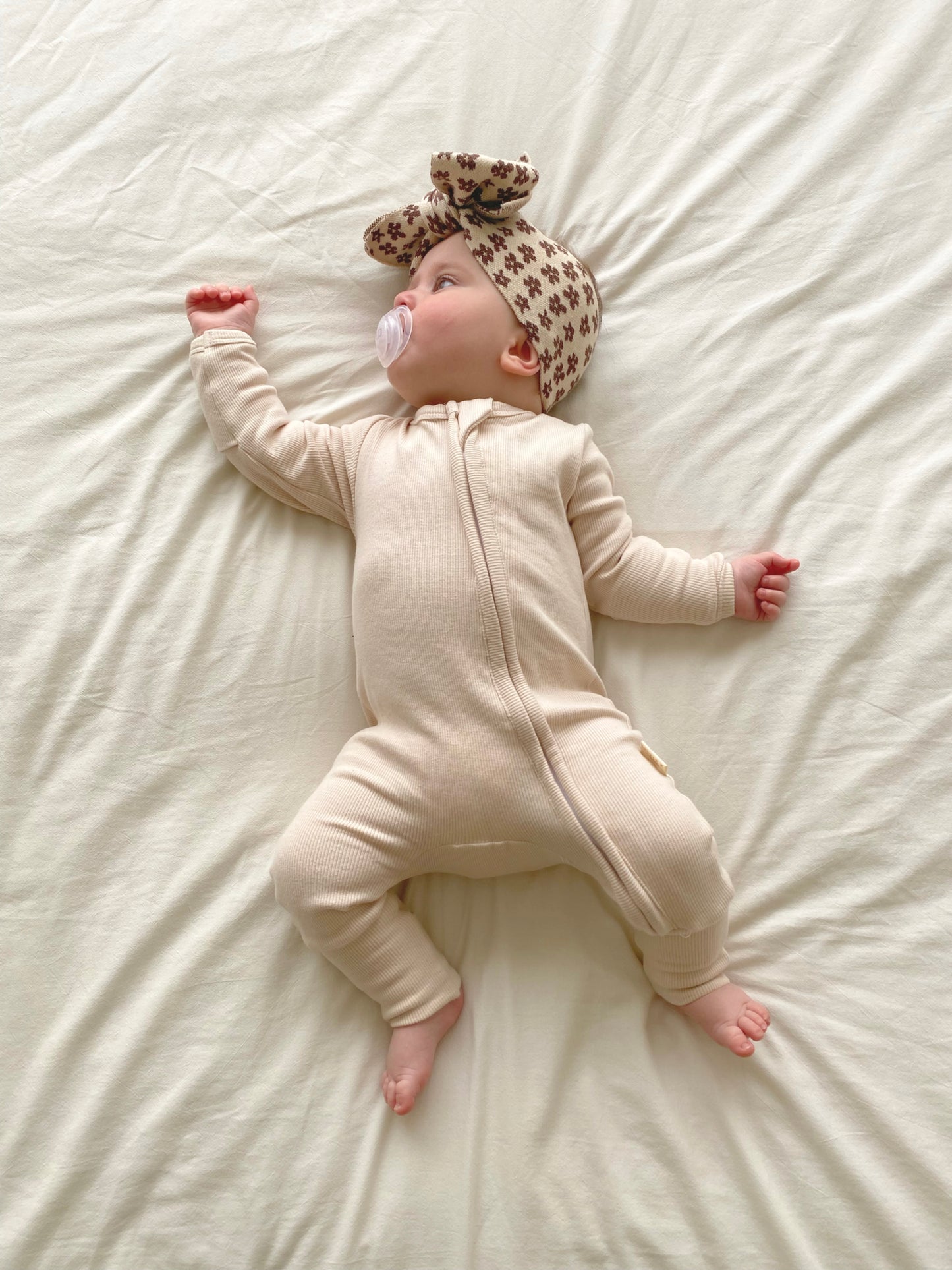 Ribbed Stretchy Cotton Onesie Zippy in Creamy Latte