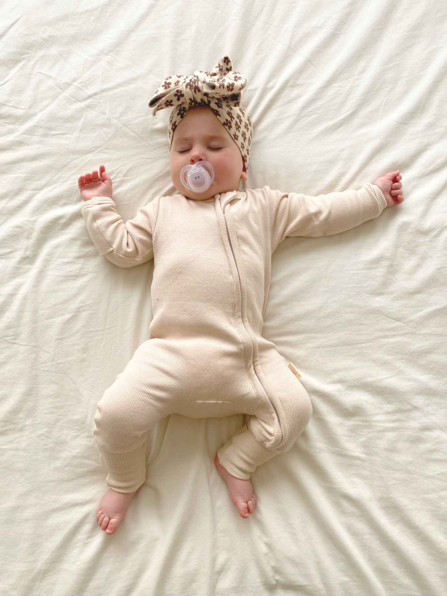 Ribbed Stretchy Cotton Onesie Zippy in Creamy Latte